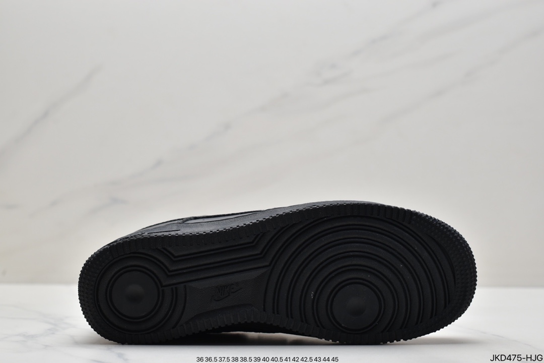 160 耐克Nike Air Force 1 Low  空军一号低帮百搭休闲运动板鞋。柔软、弹性十足的缓震性能和出色的中底设计，横跨复古与现代的外型结合，造就出风靡全球三十多年的Force 1。货号：315122 111 ID:JKD475-HJG