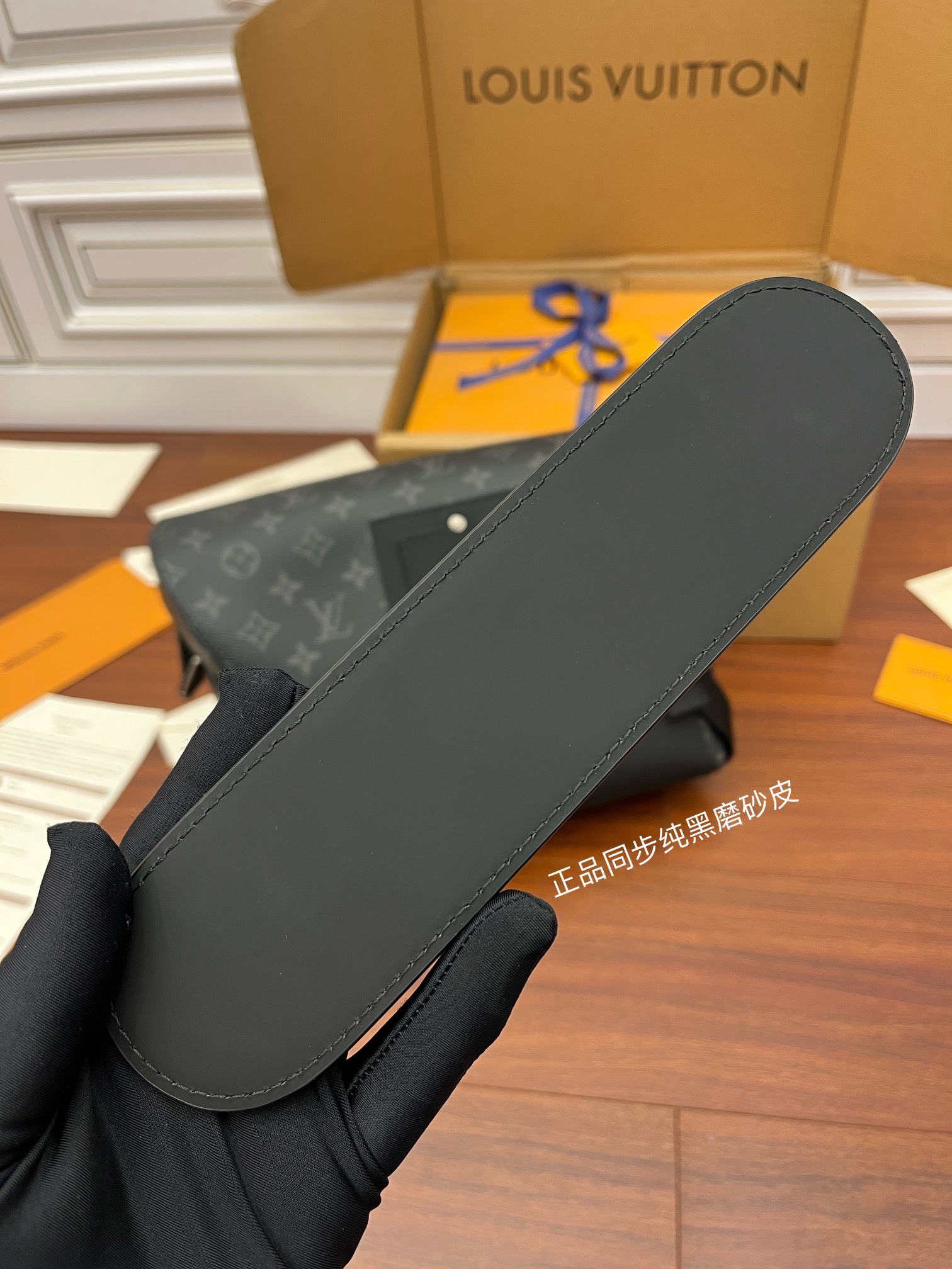 独家首发型号M40511特级加强版品质提升.专柜同步电子芯片内码礼品袋保护纸铜版电子标签合格证皮料是正品