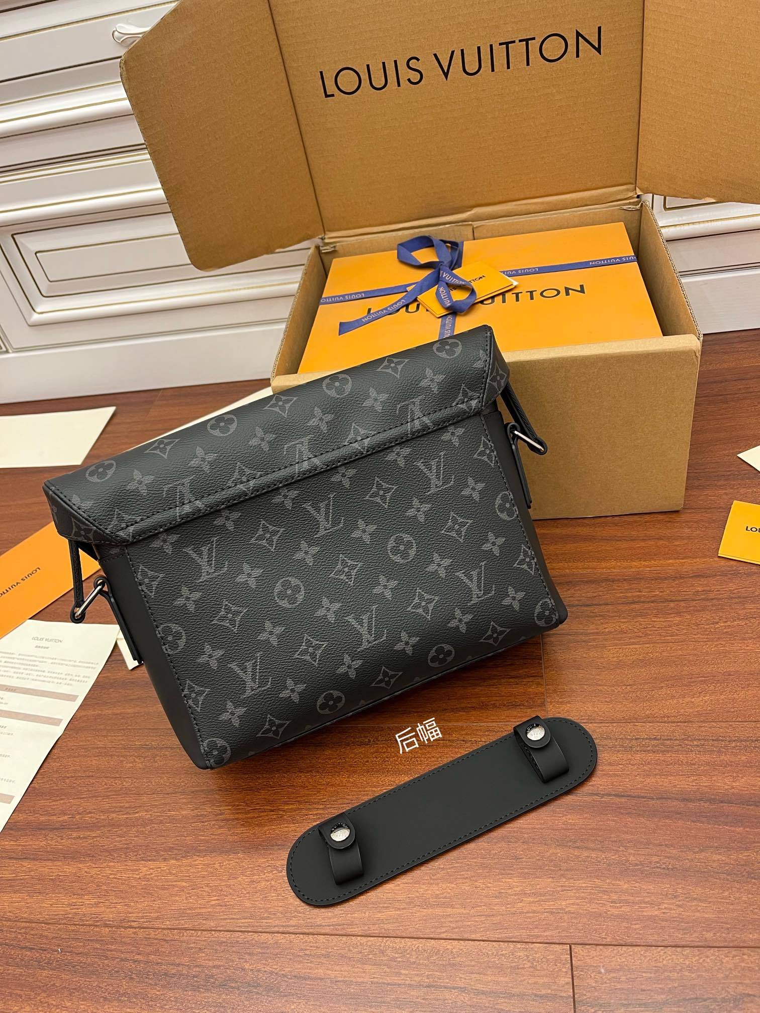 独家首发型号M40511特级加强版品质提升.专柜同步电子芯片内码礼品袋保护纸铜版电子标签合格证皮料是正品