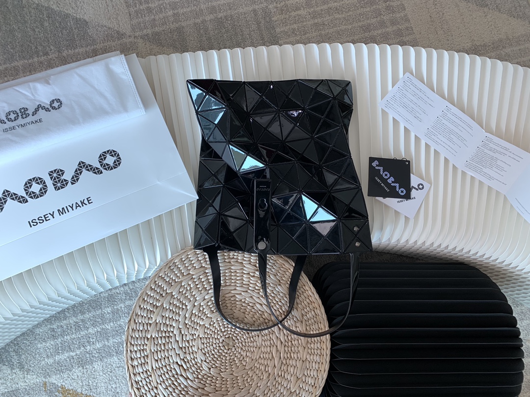 Issey Miyake Bao Bao 6x6 Tote Bag - Classic & Foldable 5 i1657945459 8818 8
