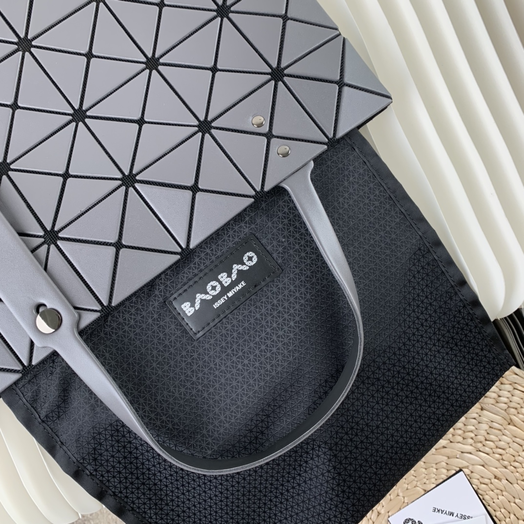 Issey Miyake Bao Bao 6x6 Matte Gray Tote Bag 10 i1657948430 3137 8