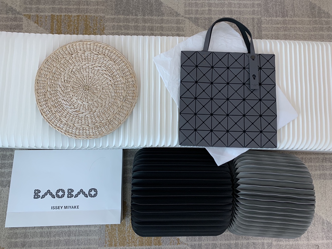 Issey Miyake Bao Bao 6x6 Matte Gray Tote Bag 4 i1657948430 4354 1