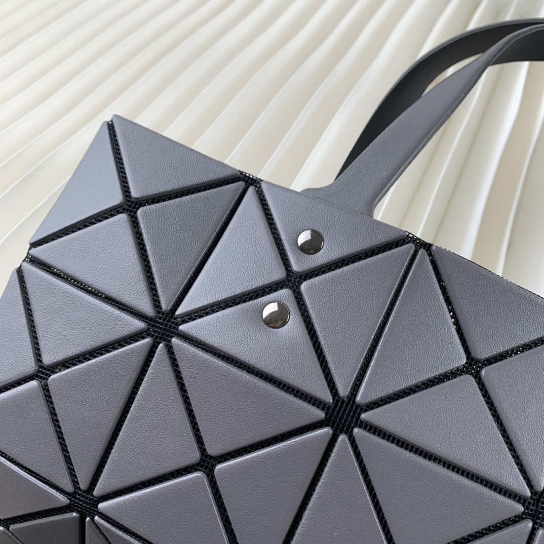 Issey Miyake Bao Bao 6x6 Matte Gray Tote Bag 9 i1657948430 9815 7