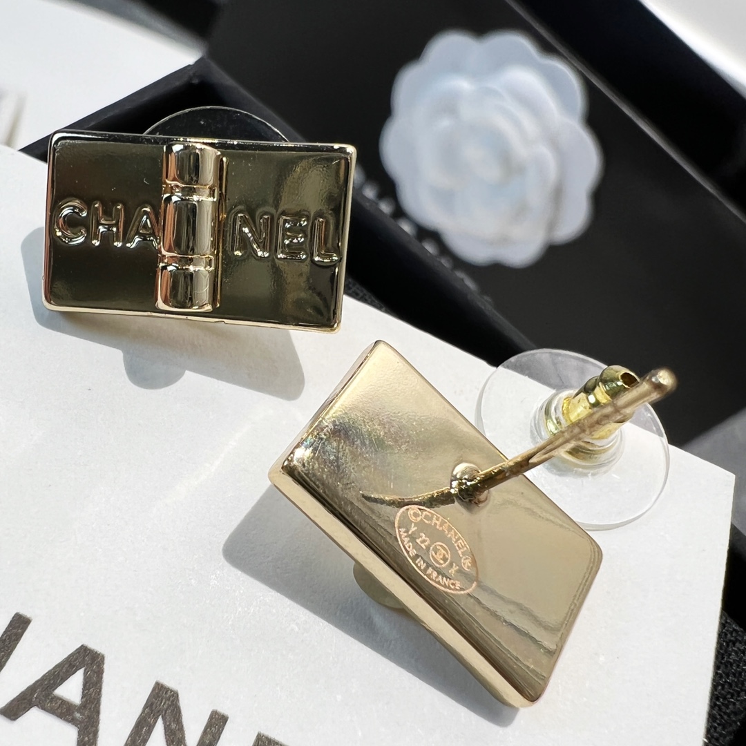 新款☑️CHANEL香奈儿方形金色耳钉耳环