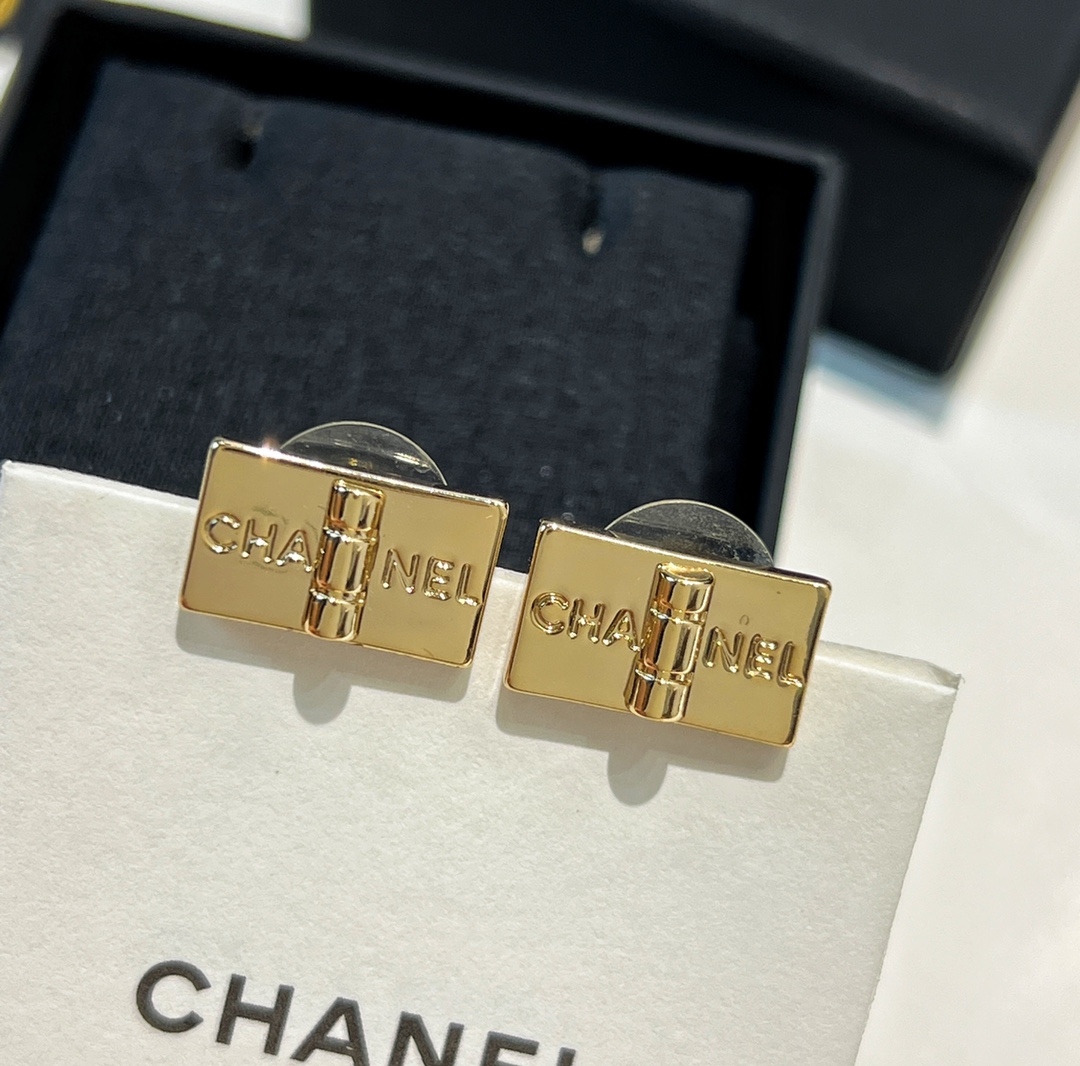 新款☑️CHANEL香奈儿方形金色耳钉耳环