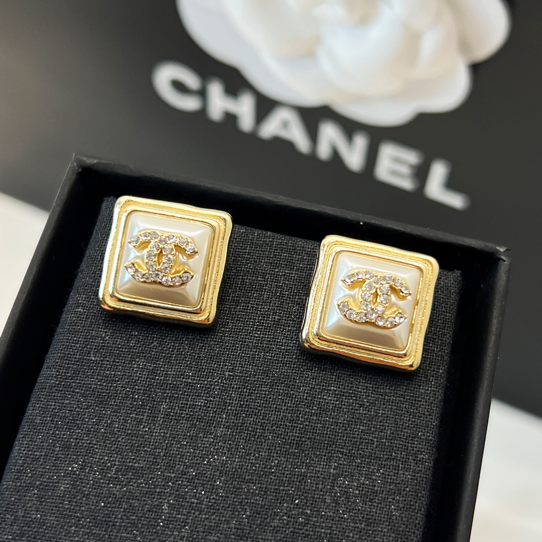 新款☑️CHANEL香奈儿双c方形耳钉耳环