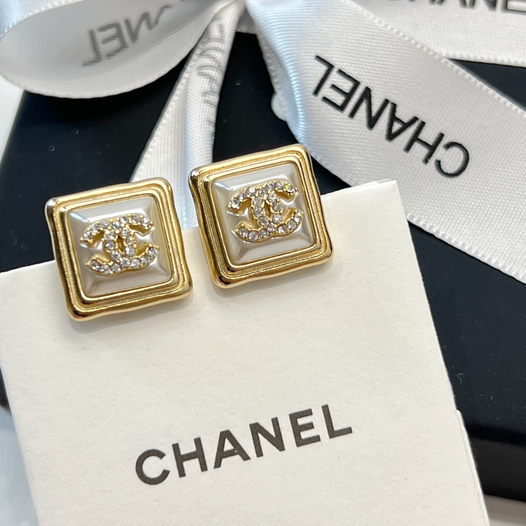 新款☑️CHANEL香奈儿双c方形耳钉耳环