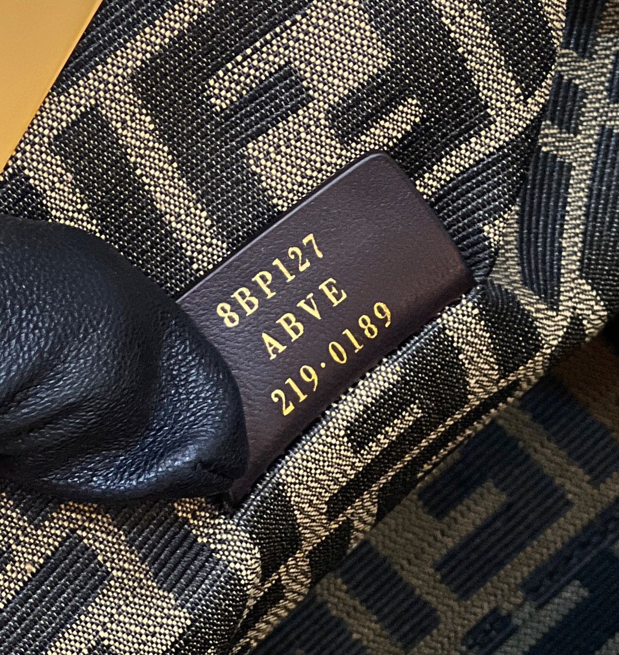 FENDI芬迪first系列F字母羔羊毛肩背包80026L