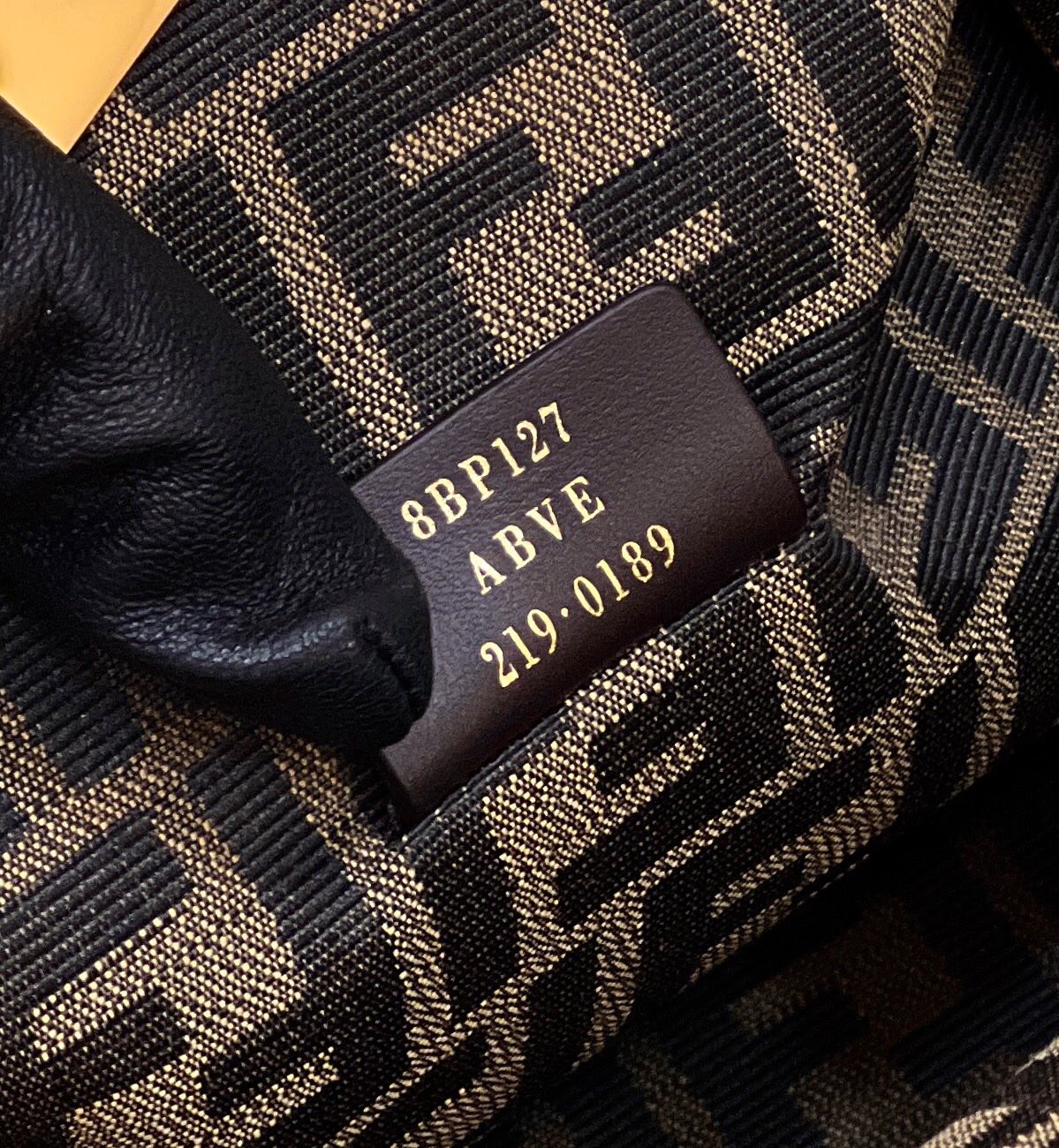 FENDI芬迪first系列F字母羔羊毛肩背包80026L