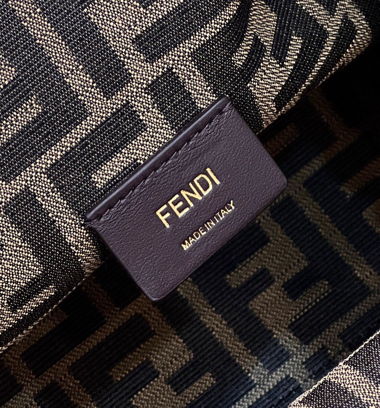 FENDI芬迪first系列F字母羔羊毛肩背包80026L