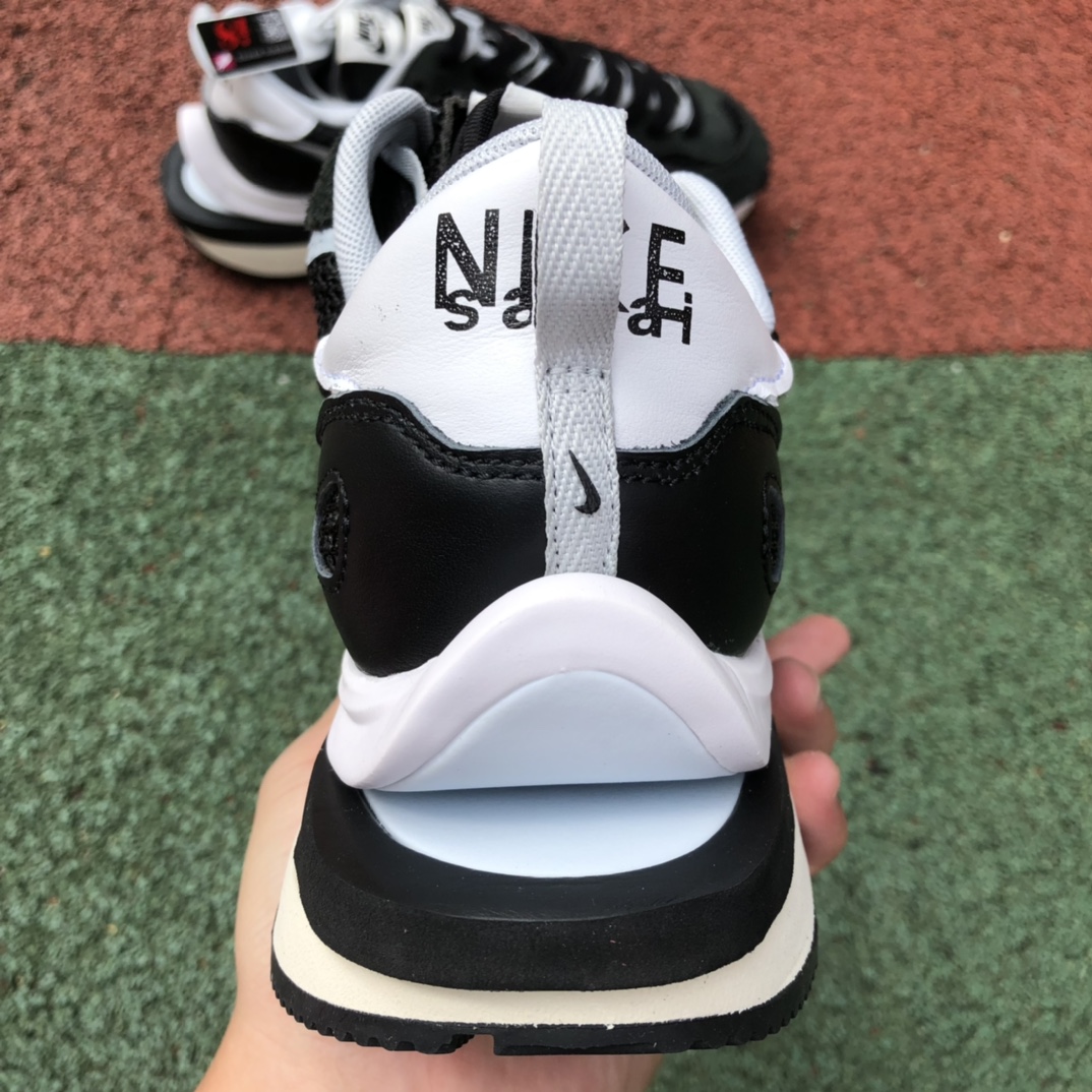 360 Nike Vaporwaffle x Sacai联名 白蓝红 跑鞋 CV1363-001