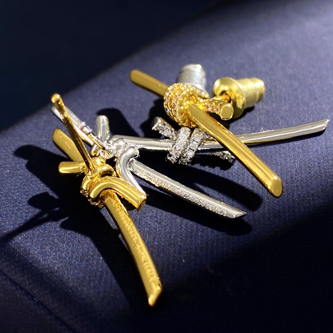Tiffany & Co. 童瑶谷爱凌同款TFN蒂夫尼Tiffany Knot系列新款绳结镶钻耳钉到货 黄铜材料电镀18k金白金