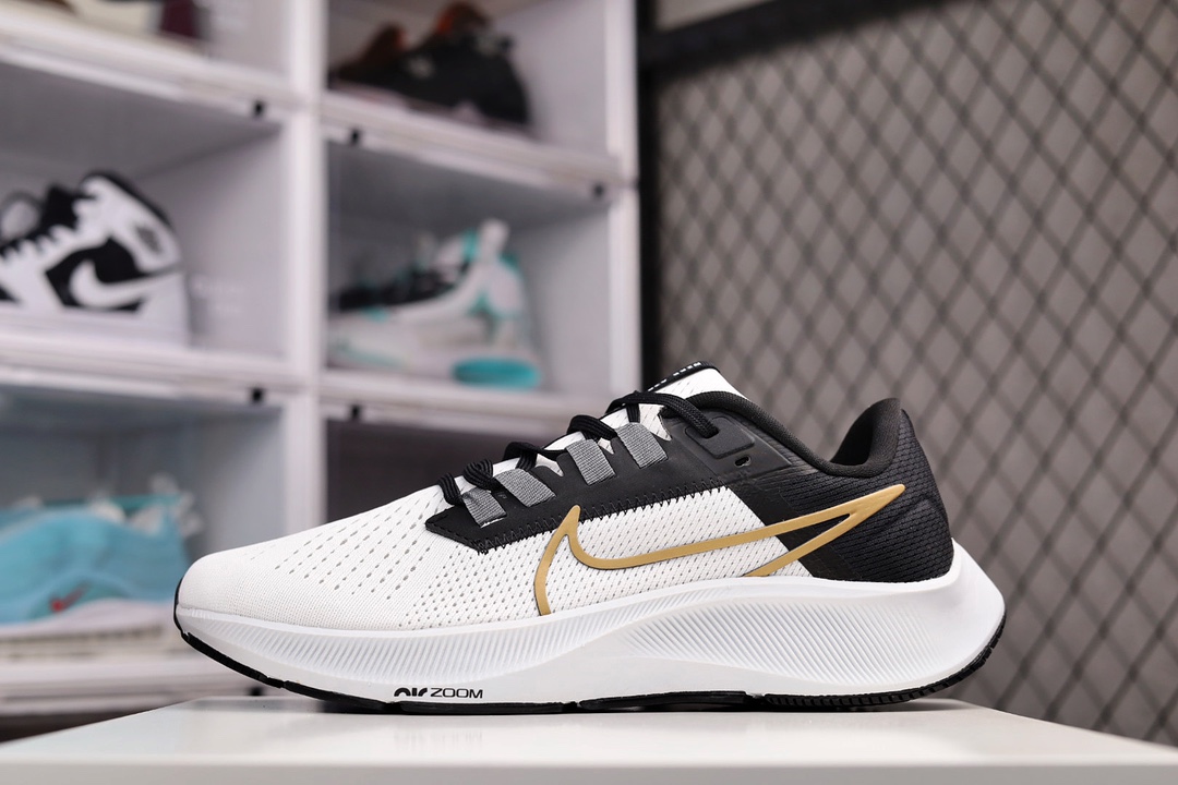G0 Nike Zoom Pegasus 38 超级飞马涡轮增压马拉松 登月38代休闲运动慢跑鞋 原档案数据开发纸版楦型 内里嵌入定型海绵 中底搭载前Zoom+全掌React配置鞋