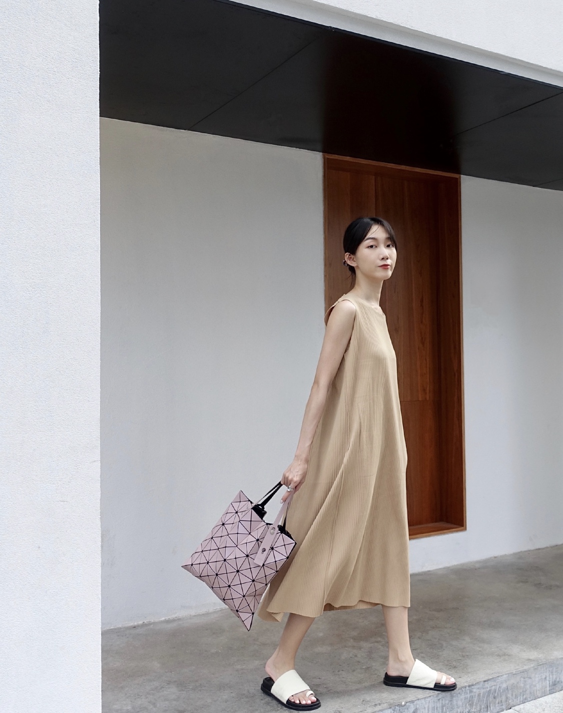 Issey Miyake BAO BAO Geometric Tote Bag - Matte Polarized Pink 3 i1657963149 1991 1