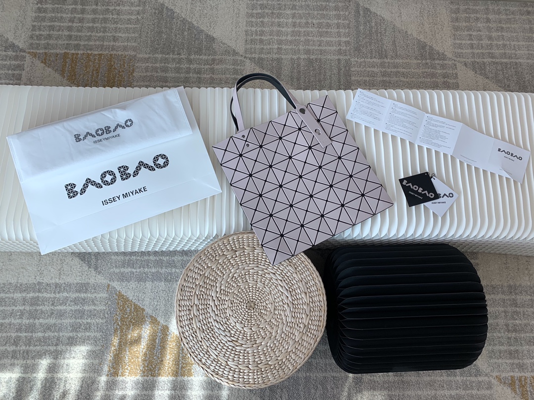Issey Miyake Bao Bao 6x6 Tote Bag Foldable Travel Essential - 2 i1657969269 3803 0
