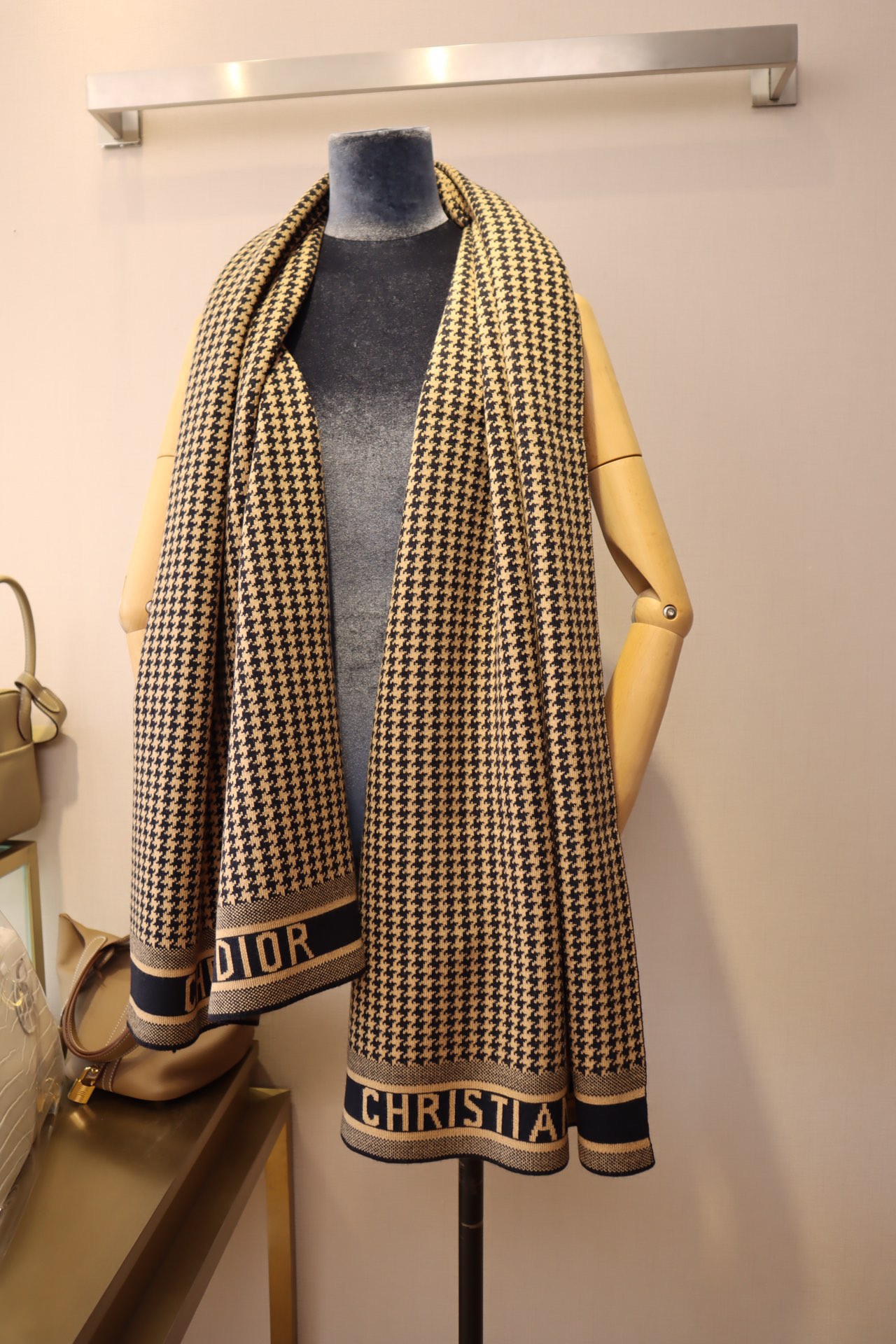 Luxury Wool Scarf: 105 Synchronised High-Quality Singles, Super Soft and Stylish! - 图片 7