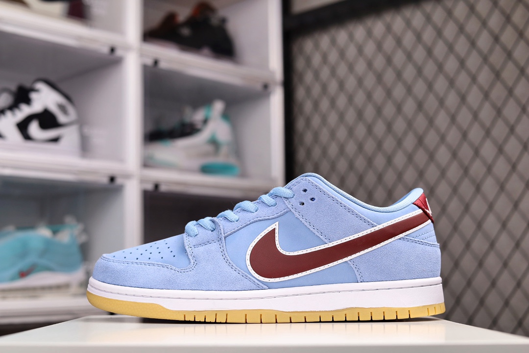 H0 耐克Nike SB Dunk Low PRM”Philadelphia Phillies”扣篮系列低帮休闲运动滑板板鞋“费城人蓝色泡泡糖”采用固色翻毛皮与头层磨砂皮革鞋面材质内置Sole真气垫装置