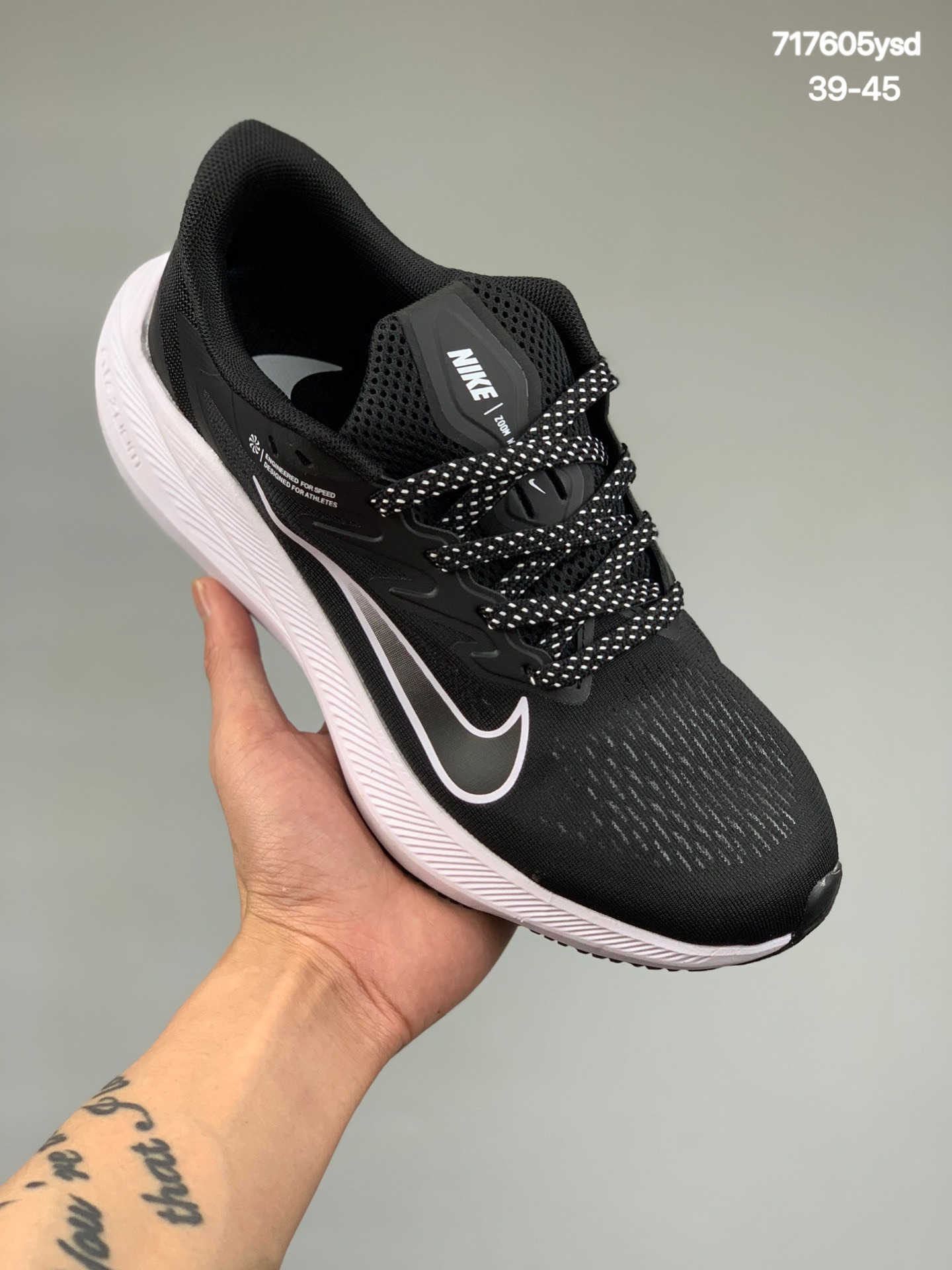 
Nike Zoom Pegasus 7x 登月跑鞋 耐克Nike Zoom Pegasus +7x耐克登月秋冬皮面 耐寒保暖 舒适脚感 减震耐磨休闲百搭跑步鞋
货号：CJ0291-001
尺码：39 40 41 42 43 44 45
编码：717608ysd