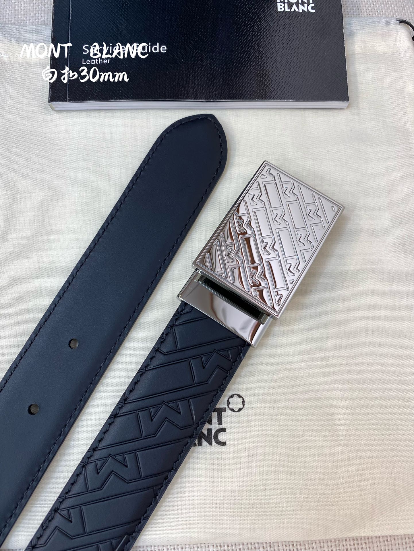 I0 Montblanc   万宝龙  宽3.0cm 采用头层牛皮 压花,精品钢扣,自由裁剪商务休闲皮带