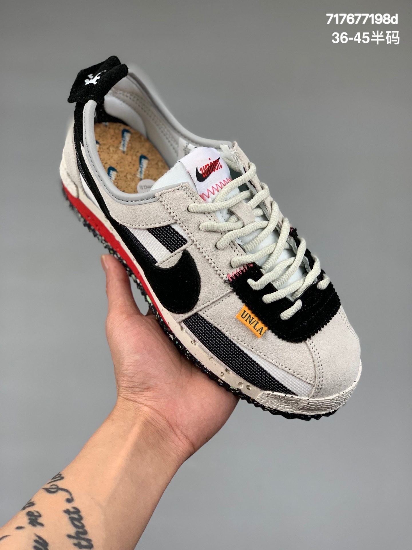 本地
Union x Nike Cortez 重磅联名整体延续 Nike Cortez 传统的「阿甘鞋」造型，鞋面采用麂皮打造搭配鞋侧特殊的彩色编织材质，层次感十足。鞋舌处将传统 Nike Swoosh 融合 Union 字样进行重新设计鞋头部位依旧是醒目的 “UN / LA” 小标签，手写字体的 Cortez 72 字样鞋带扣，彰显鞋款身份 货号：DR1413-005 
尺码：36-45（带半码）
编码：717677198d