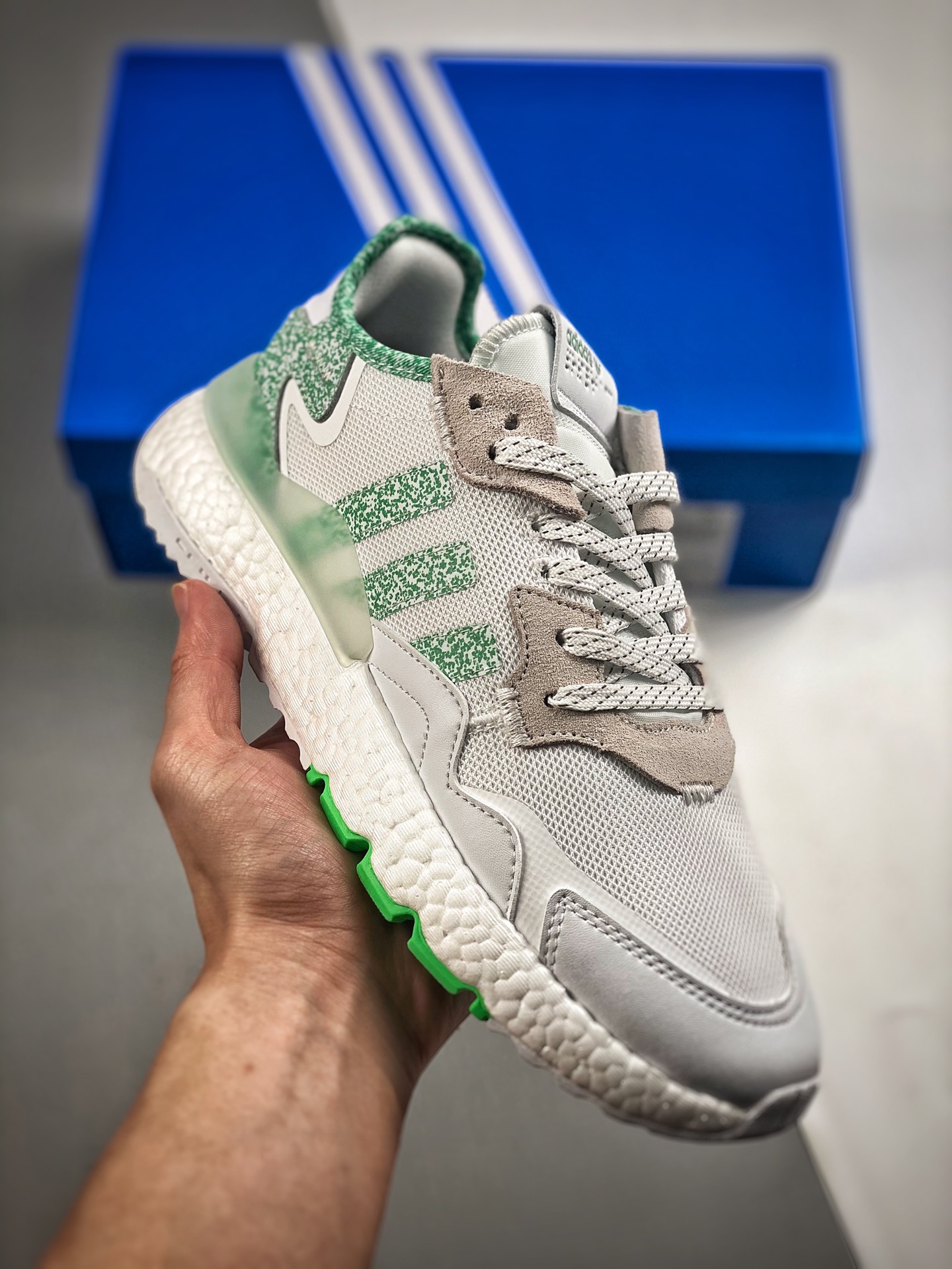 -2 Adidas/Adidas Nite Jogger Trébol Corredor nocturno Zapatillas de running retro Material original de fábrica Suela or…