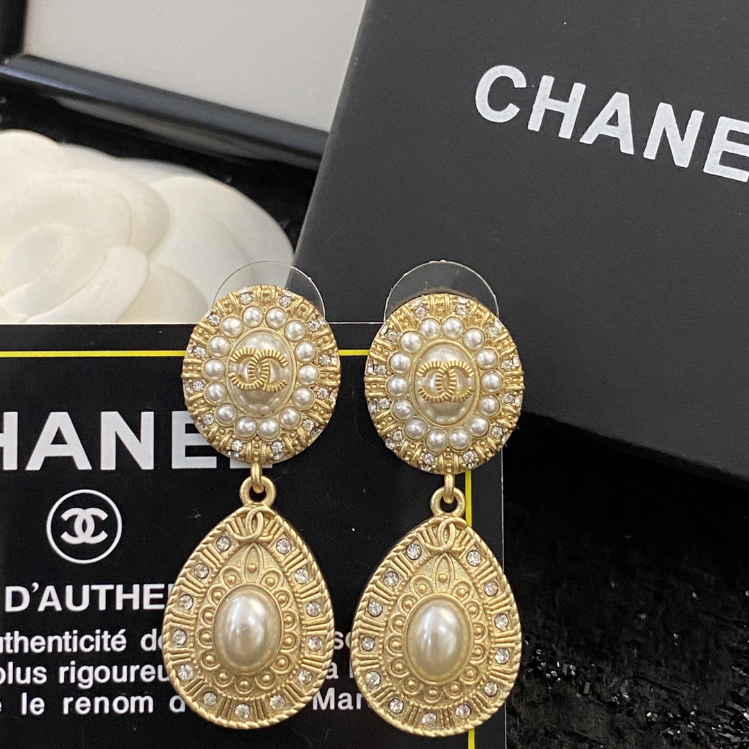 编码E3148CHANEL小香耳钉专柜最新款同步上新走过路过不要错过衬托出你的光彩离女神气质只限一步之遥