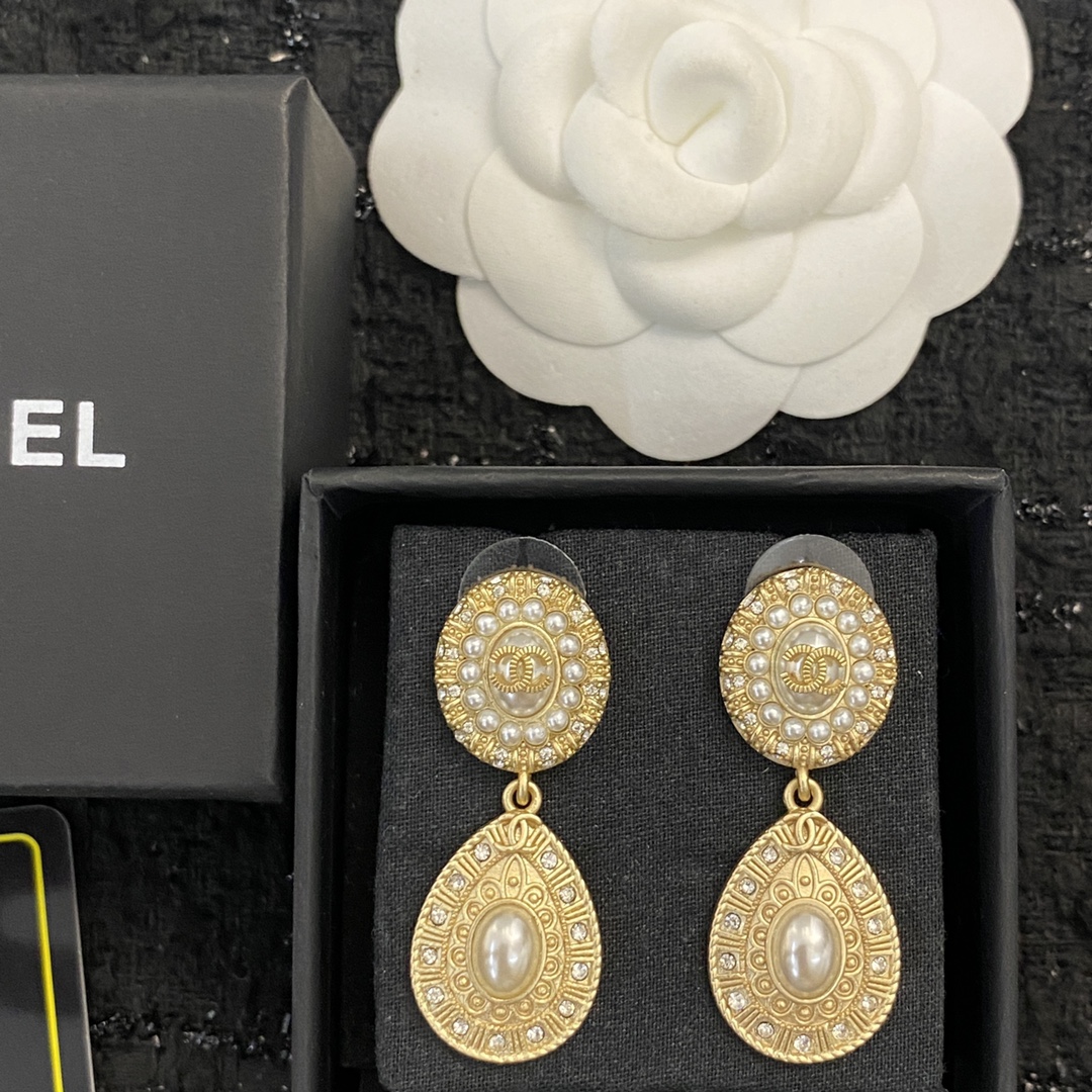 编码E3148CHANEL小香耳钉专柜最新款同步上新走过路过不要错过衬托出你的光彩离女神气质只限一步之遥