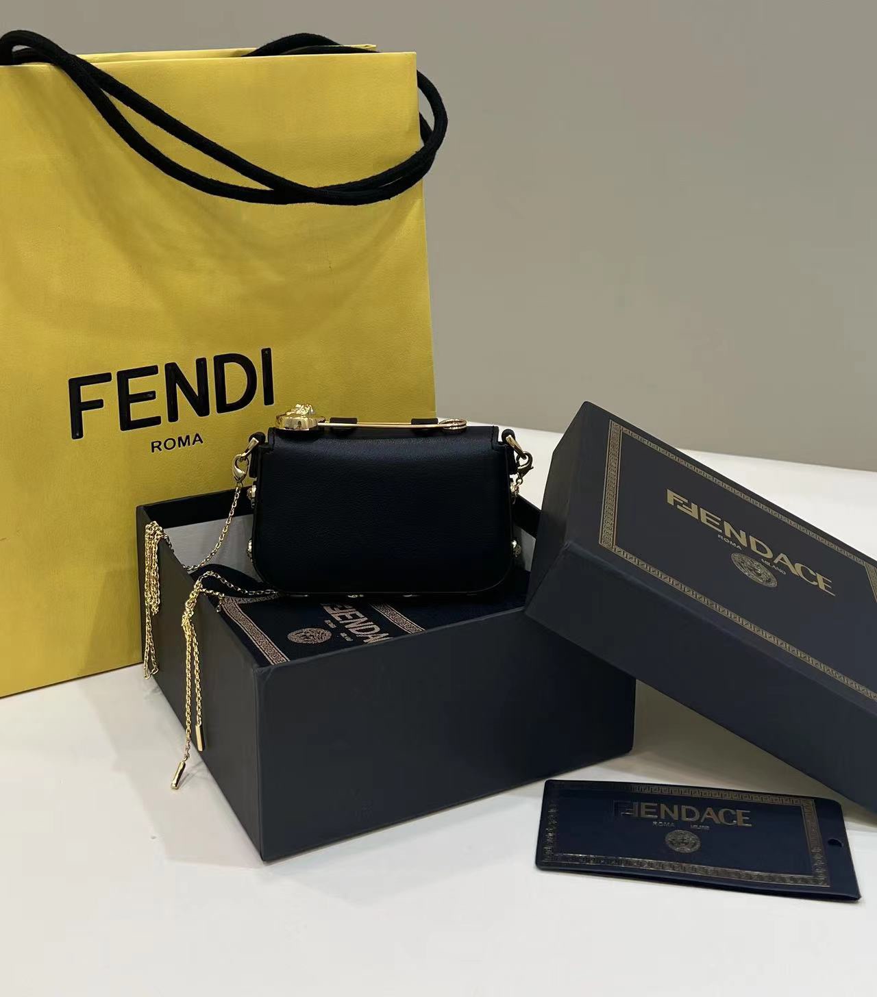 [Fendi Women