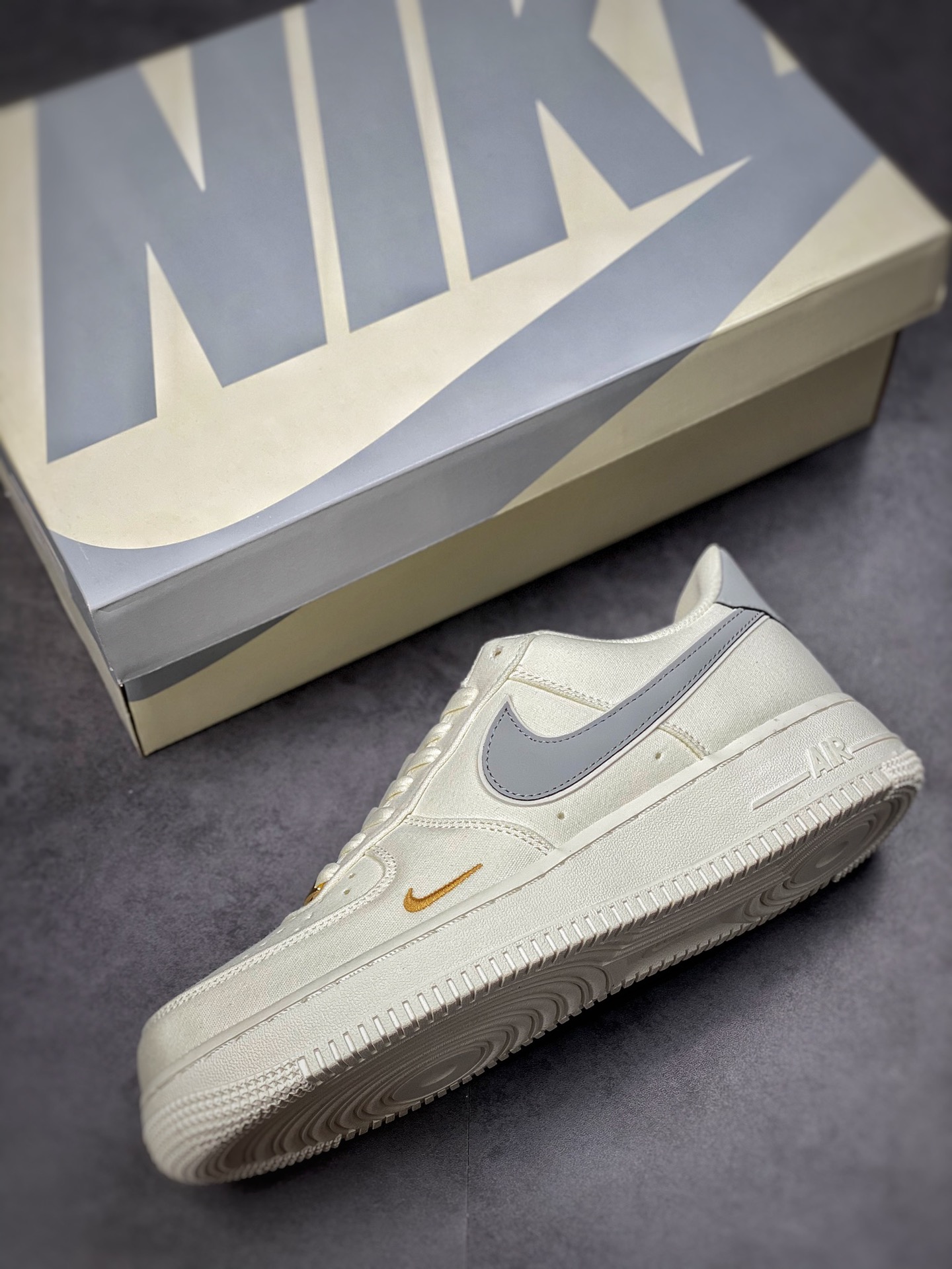 220 Nike Air Force 1 Low 07 灰白金帆布 3M反光MN5696-609