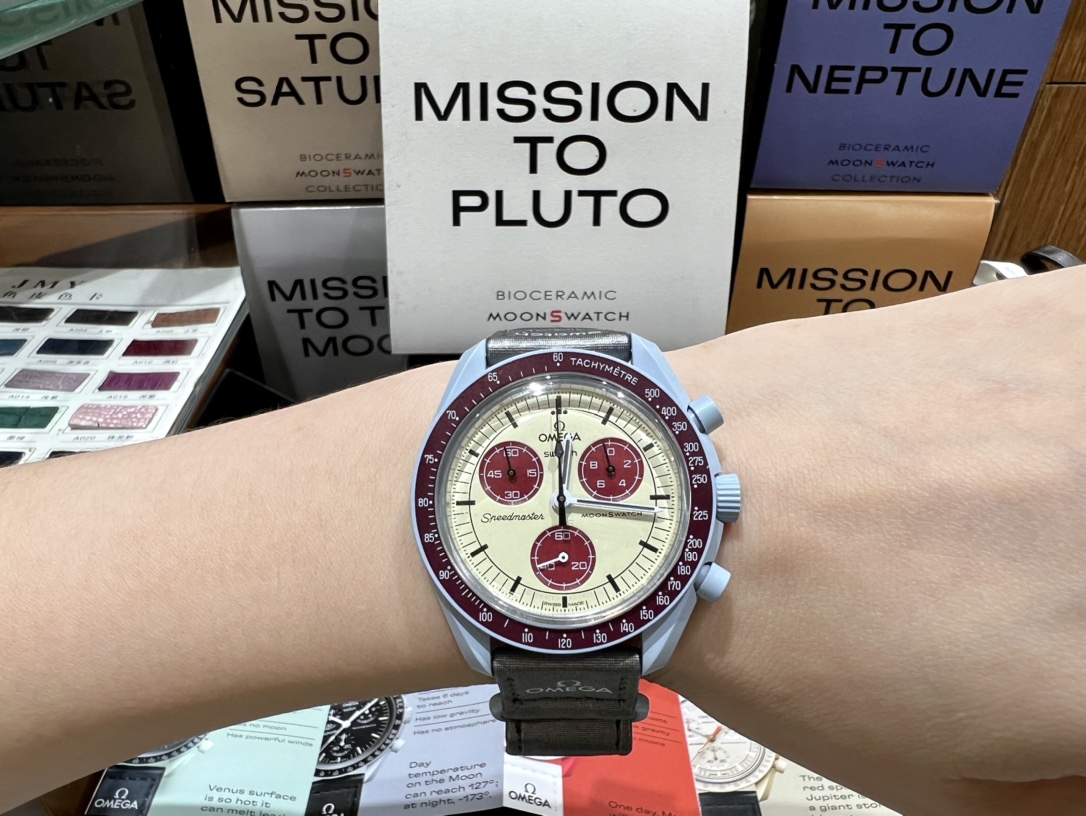 OMEGA x SWATCH 联名腕表 欧米茄与斯沃琪的联名款“天花板版本”装配ETAG10212机芯