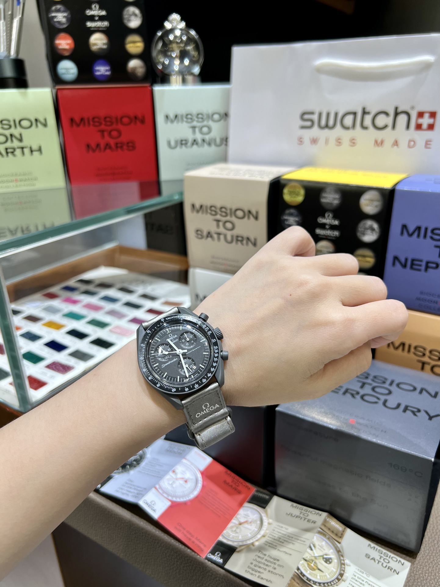 OMEGA x SWATCH 联名腕表 欧米茄与斯沃琪的联名款“天花板版本”装配ETAG10212机芯