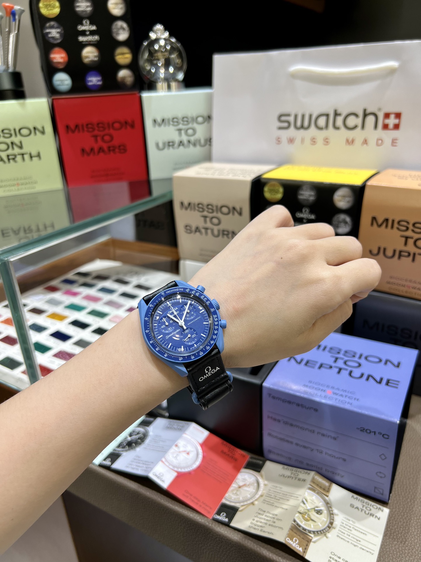 OMEGA x SWATCH 联名腕表 欧米茄与斯沃琪的联名款“天花板版本”装配ETAG10212机芯