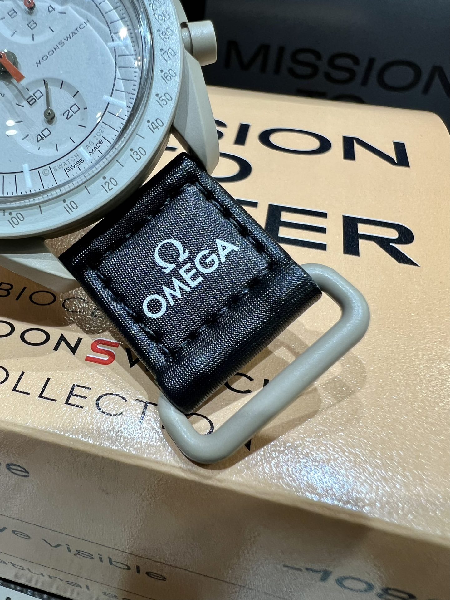 OMEGA x SWATCH 联名腕表 欧米茄与斯沃琪的联名款“天花板版本”装配ETAG10212机芯