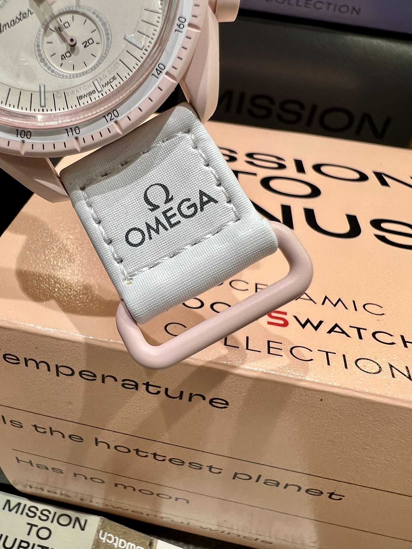 OMEGA x SWATCH 联名腕表 欧米茄与斯沃琪的联名款“天花板版本”装配ETAG10212机芯