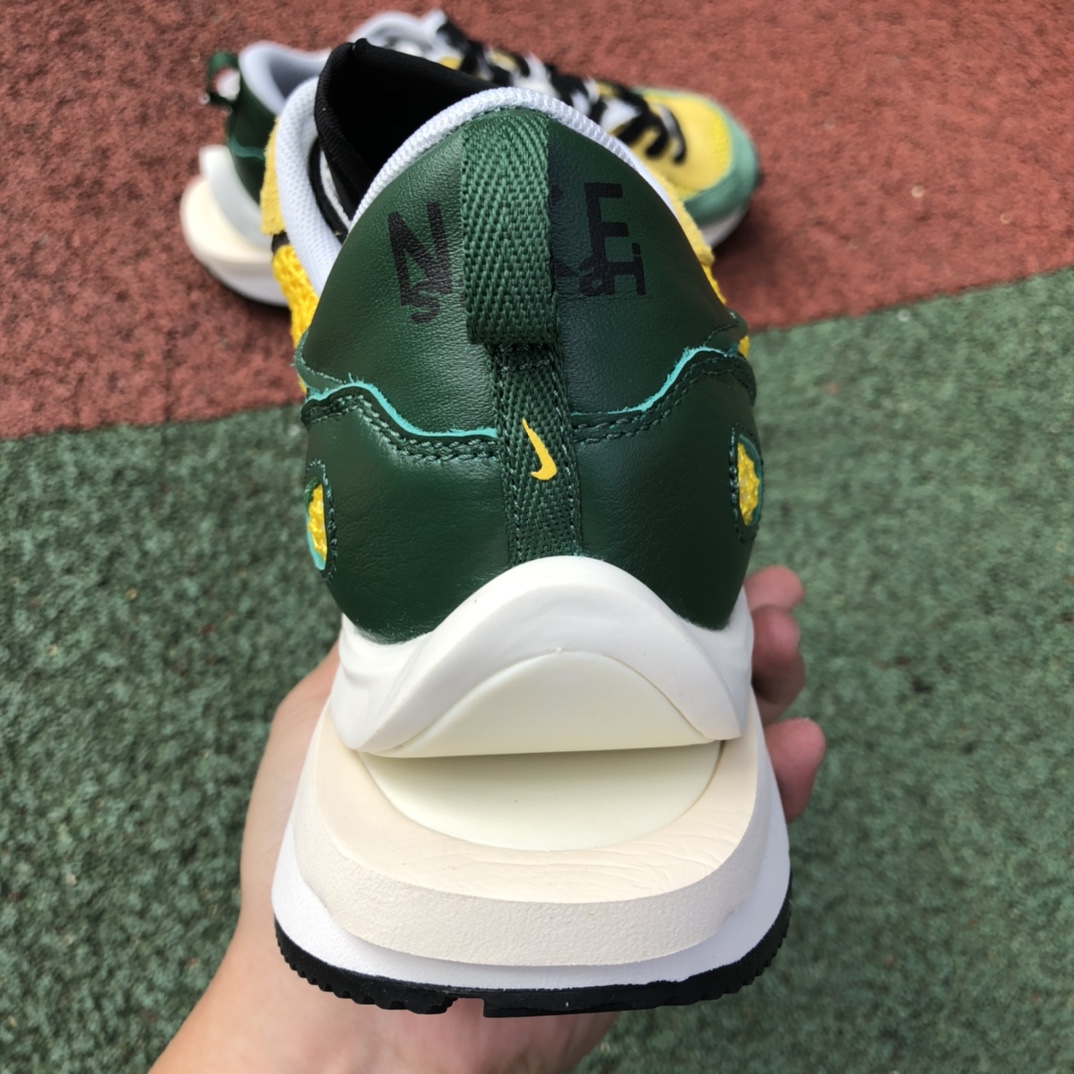 360  Nike Vaporwaffle x Sacai联名 黄绿跑鞋CV1363-700