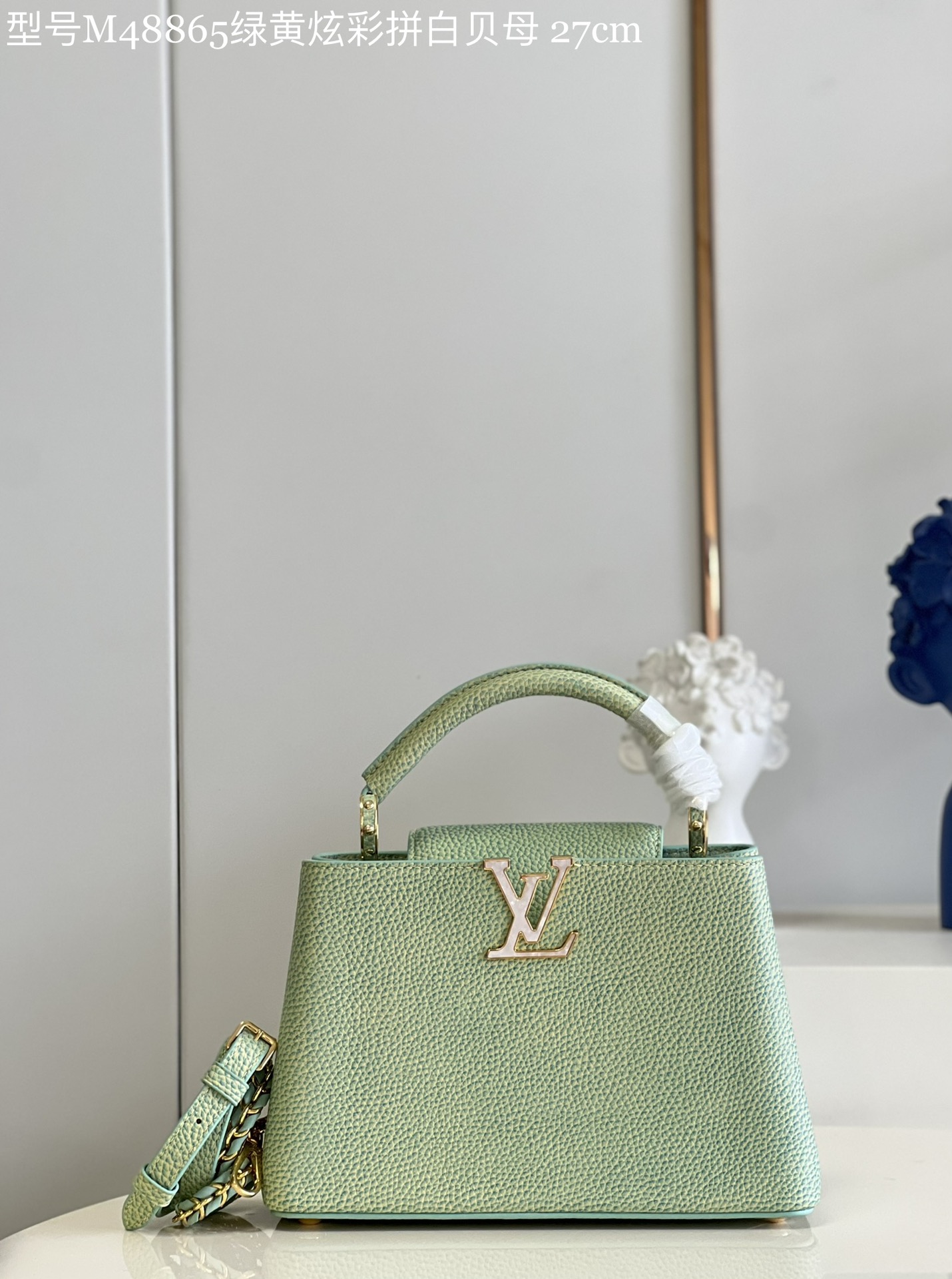 NO:399007,[Exclusive real photo Model M48865 green, yellow, colorful white fritillary, small] Capucines BB handbag imported from France, shiny metal trim, unique Capucines cover can be included in the bag to display letter logos, and can be turned outward. It presents Monogram Flower pattern size: 27 x 18 x 9cm N.1350, LV [original leather], louis vuitton, cowhide19860909【独家实拍 型号M48865绿黄炫彩拼白贝母 小号】 Capucines BB手袋 法国进口小牛皮,闪亮的金属饰件,特有的Capucines搭盖既可收入包内展示字母标识,又可外翻 呈现Monogram Flower图案 size:27 x 18 x 9cm N.1350,LV【原厂皮】,louis vuitton,cowhide,Bag