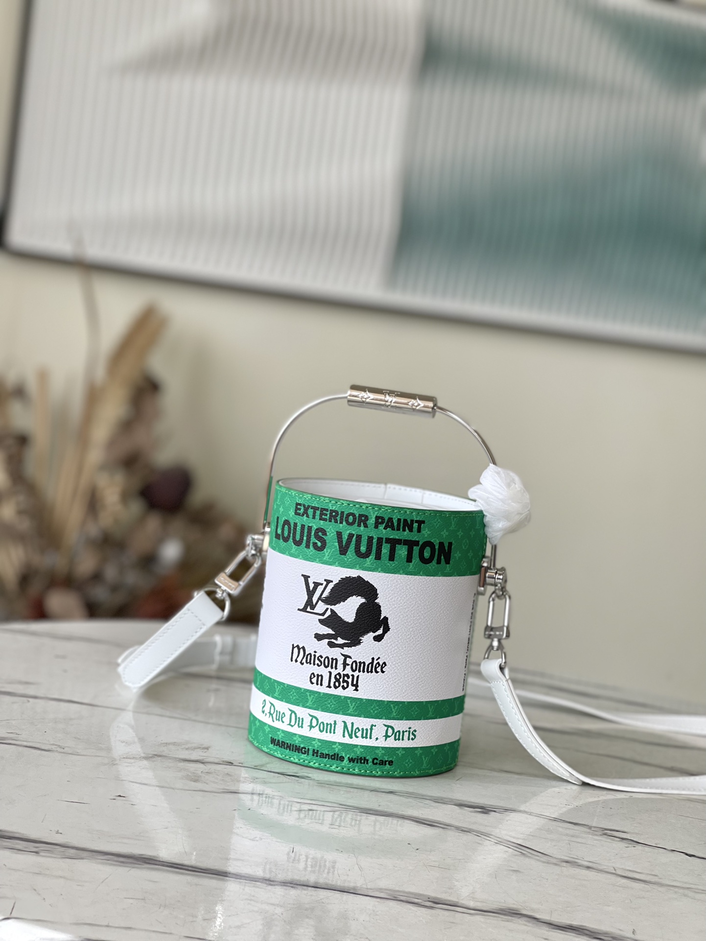 Top Quality M81592 Green Paint Can Bag features a metal handle and - Bag