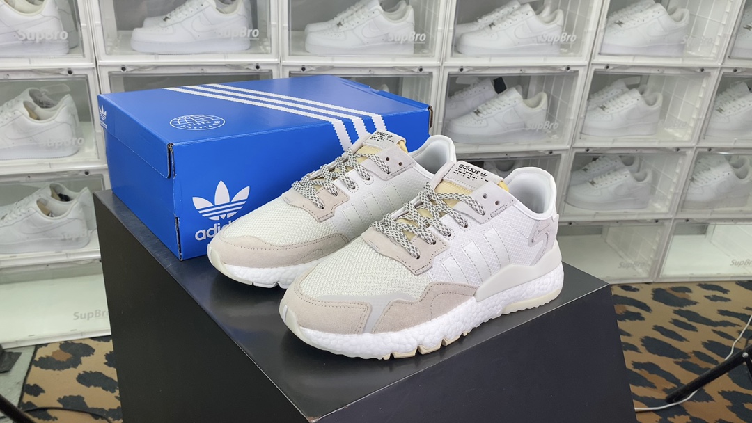 [Adidas Originals Series]Adidas Clover Originals 2019 Nite Jogger Boost "Beige