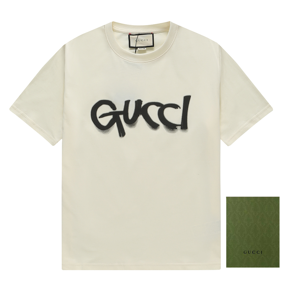 🅿️75 Gucci/古驰 21SS 红绿条纹印花短袖 定织克重180针织棉,21支有机麻棉混纺面料,原身布切捆条做罗纹,原版定染颜色,前幅丝网台板手工印花,3D全彩扫描图案做菲林,保证印花图案还原程度达到最高,上下LOGO印花触摸质感强烈,印花材料采用环保活性水质浆料,打底防升华液,成衣耐水洗不脱浆,全手工缝制领标,RFID有源标签,工作频率为13.56MHz和856MHz至960MHz,全部一致,顶级代购版本,随意卖无惧品质压力。 Size:XS-L