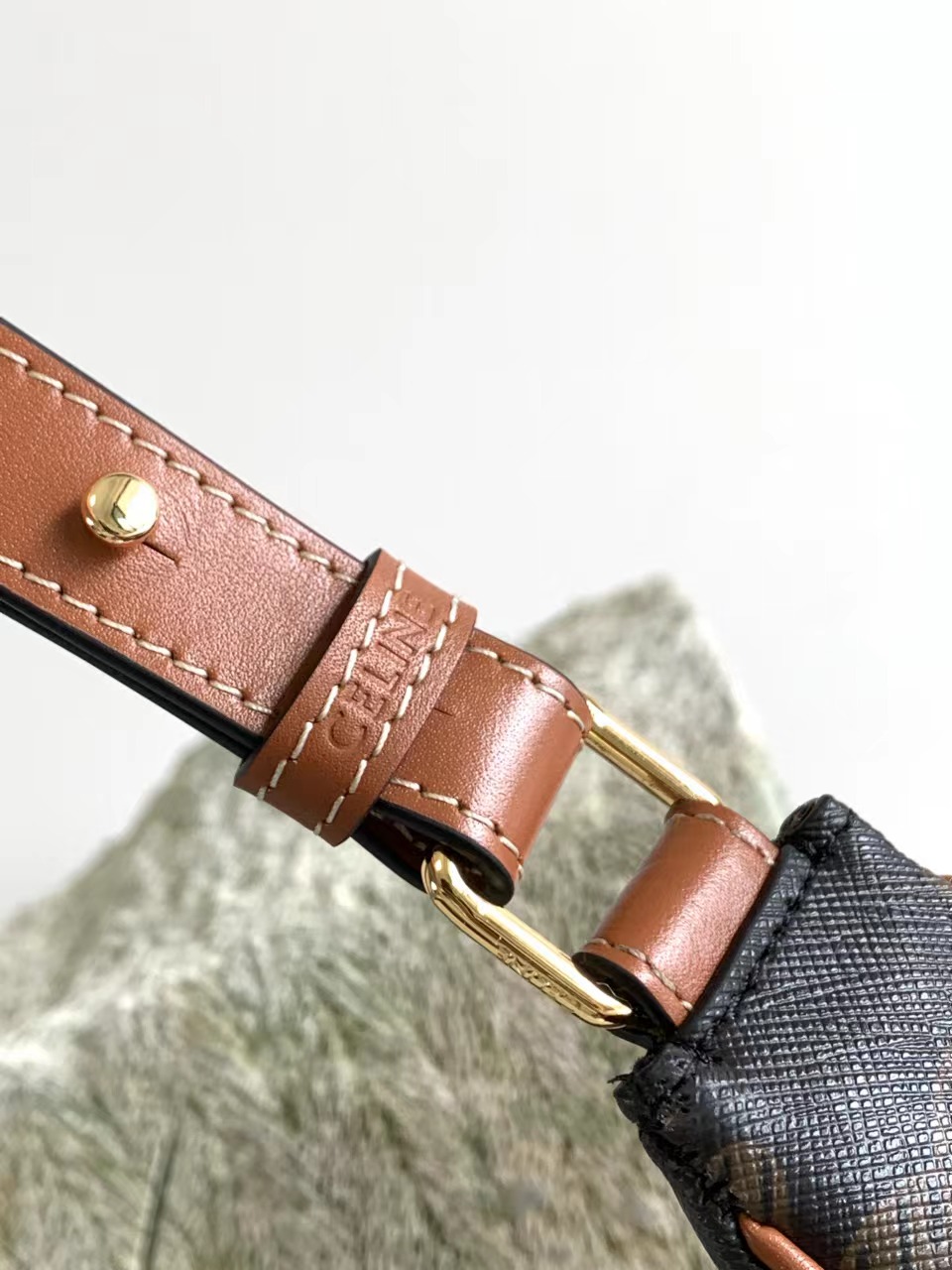 CELINE赛琳新款AVA XL标识印花牛皮革手袋193952