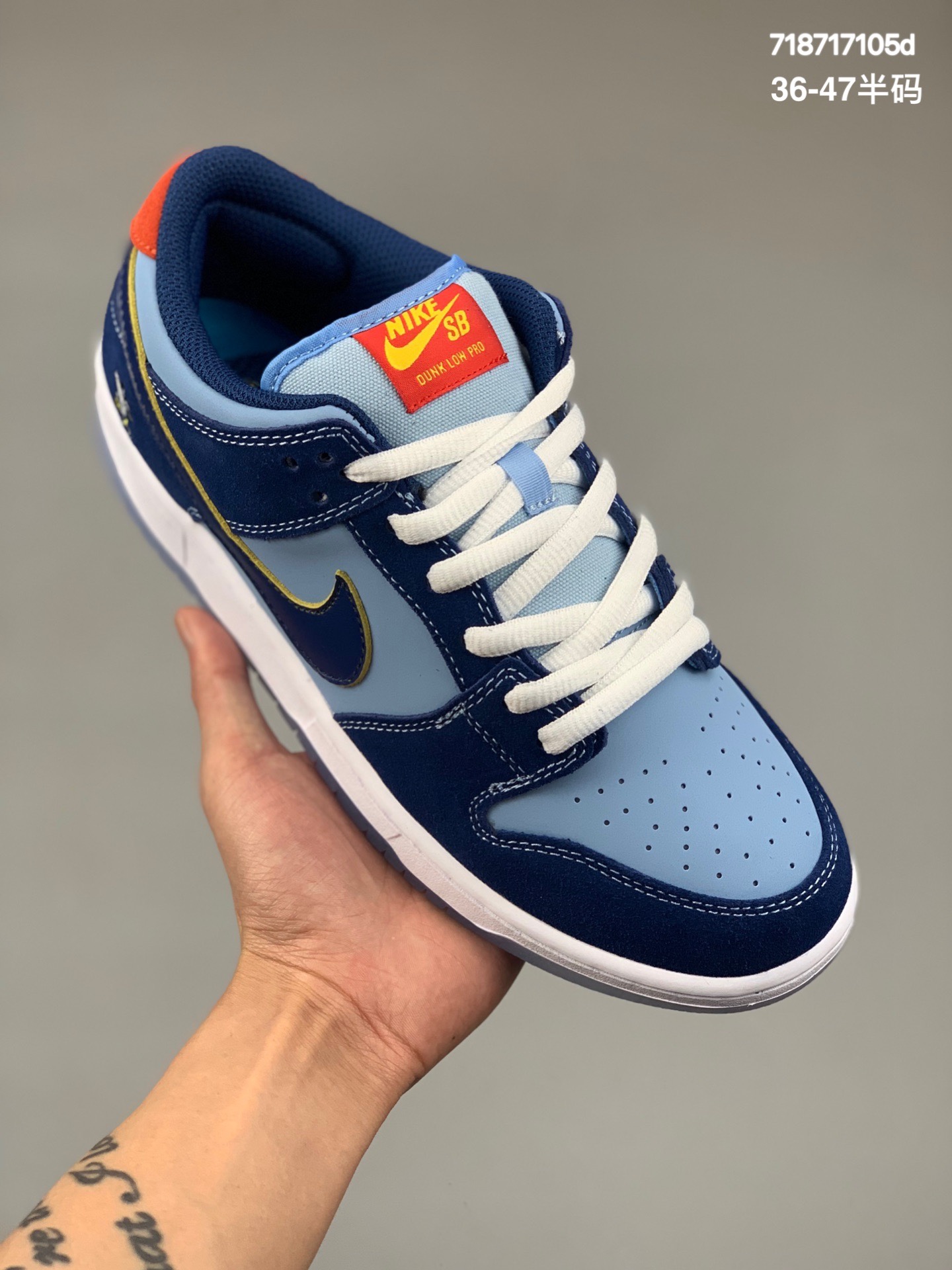 本地
公司级耐克Nike SB Dunk Low Pro 复古低帮 休闲运动滑板板鞋。采用脚感柔软舒适ZoomAir气垫，有效吸收滑板等极限运动在落地时带来的冲击力，为街头运动者们提供更好的保护。货号：DX5549尺码:36 36.5 37.5 38 38.5 39 40 40.5 41 42 42.5 43 44 45 46 47
编码：718717105d