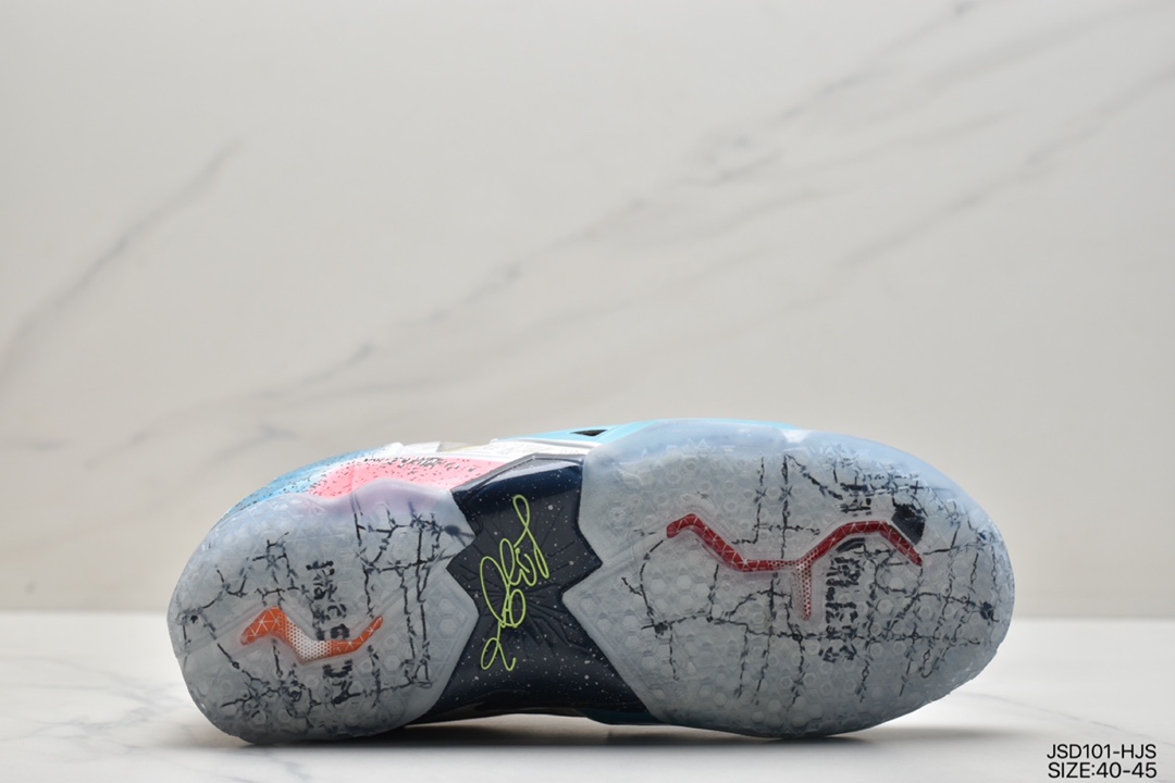 200 耐克 Nike LeBron 11 ＂What The LeBron＂全新的 Nike LeBron 11 “What The LeBron” 650884-400
