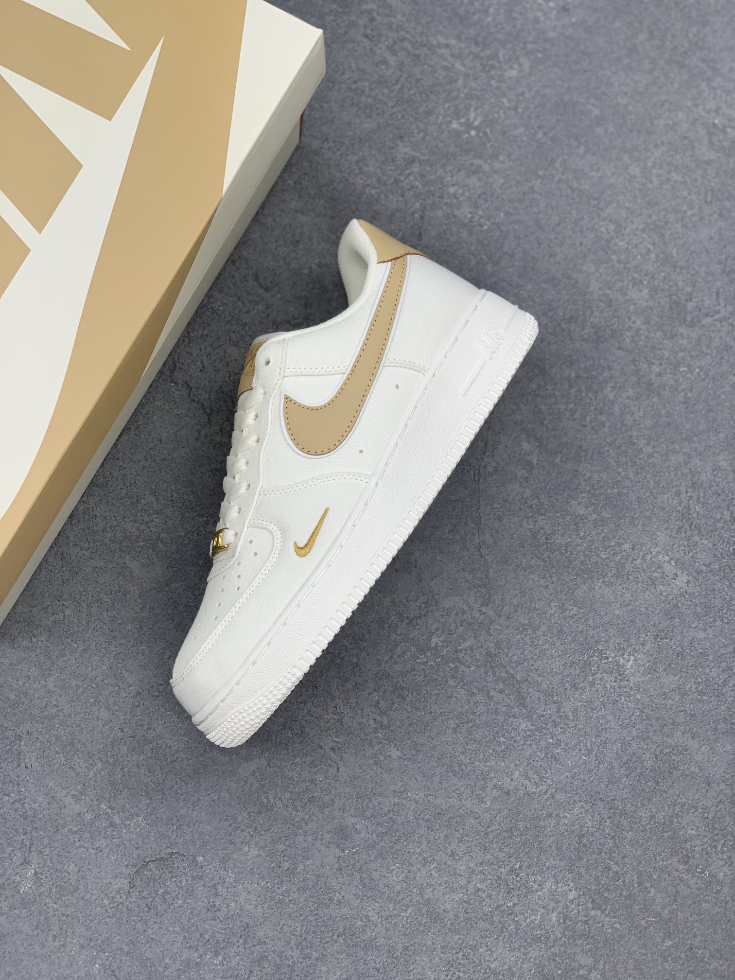 Nike Air Force 1 '07 Low-Top Sneakers - Beige/White Fabric, Air Cushioning 7 i1658080586 8827 5