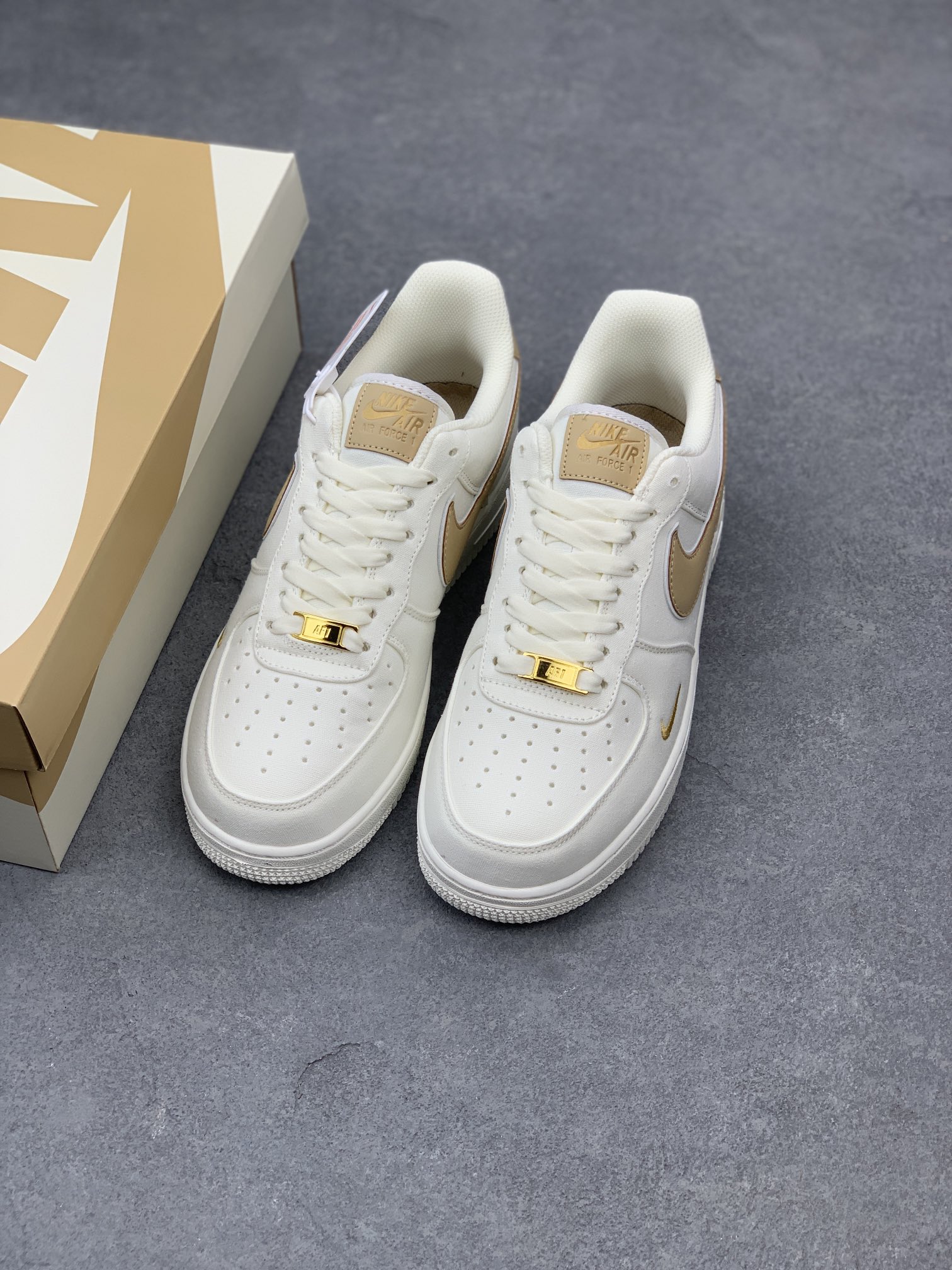 Nike Air Force 1 '07 Low-Top Sneakers - Beige/White Fabric, Air Cushioning 8 i1658080586 9757 6