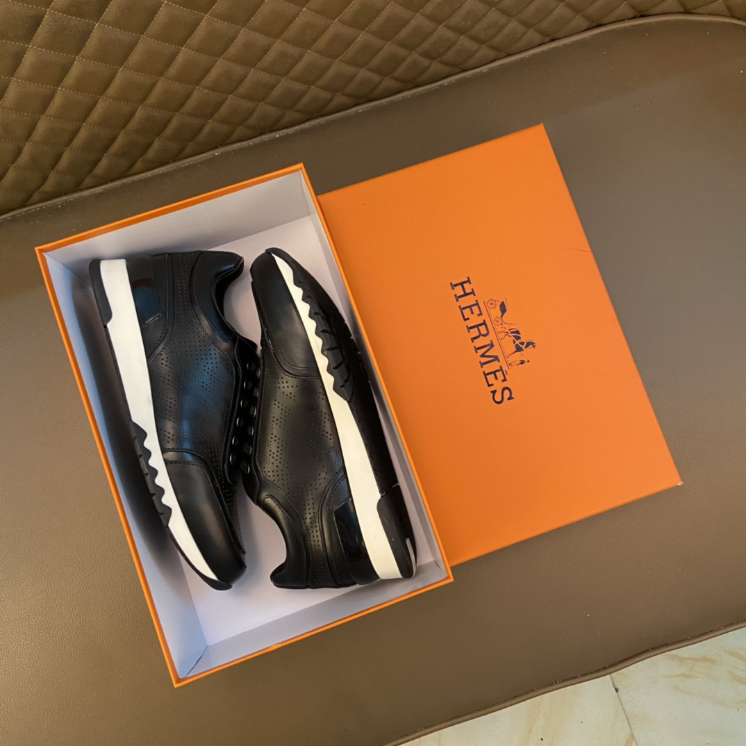 I5 运动风板鞋 独家首发市场最高品质出货～ Hermes 爱马仕 2022年夏季专柜官网同步，最新上市 鞋面爱用进口头层柔软牛皮特殊网面，舒适羊皮内里 ，懒人板鞋 原版橡胶耐磨大底，适合司机驾车。休闲套脚舒适，乐福高档不失品味，专柜品质。男装男鞋