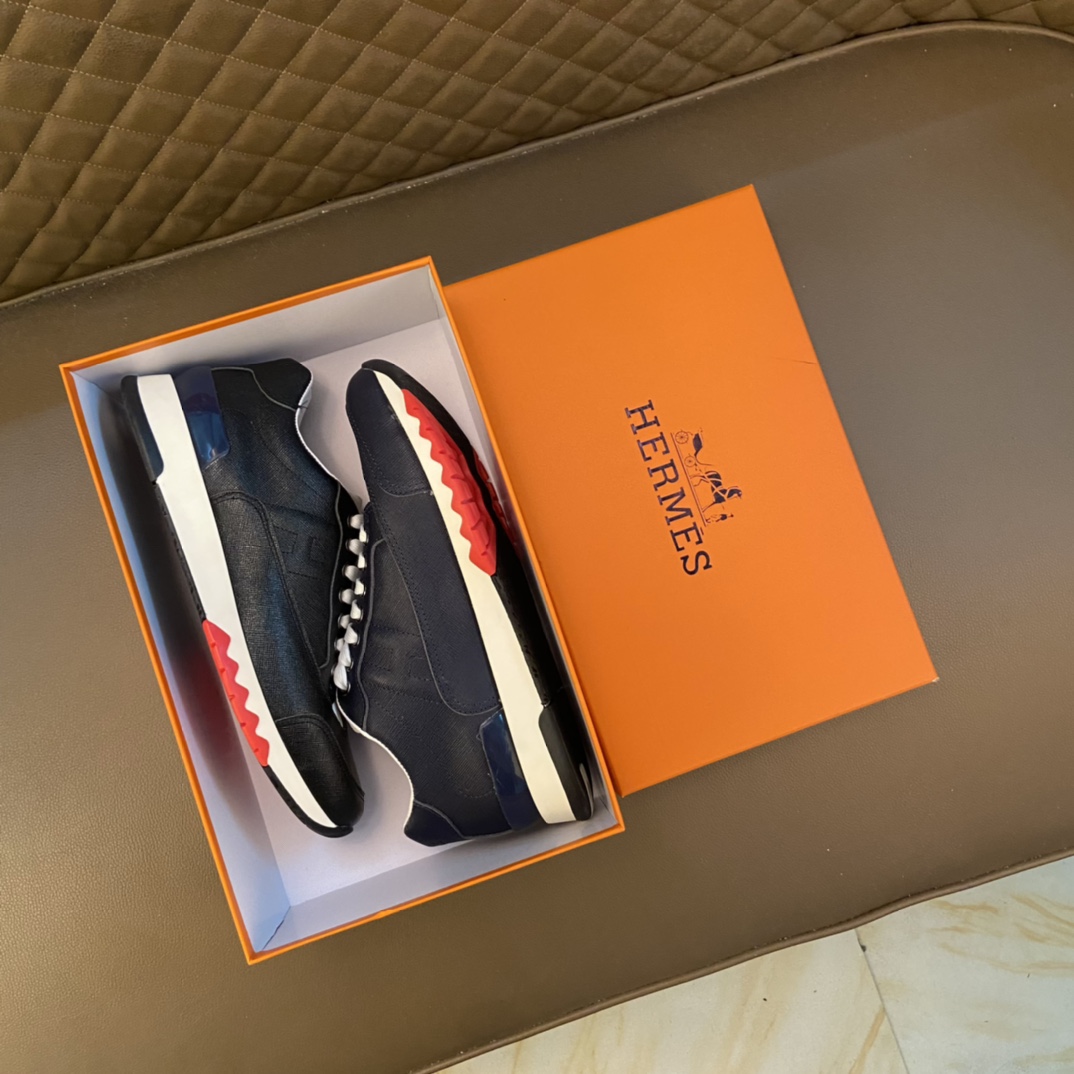 J5 运动风板鞋 独家首发市场最高品质出货～ Hermes 爱马仕 2022年夏季专柜官网同步，最新上市 鞋面爱用进口头层柔软牛皮特殊网面，舒适羊皮内里 ，懒人板鞋 原版橡胶耐磨大底，适合司机驾车。休闲套脚舒适，乐福高档不失品味，专柜品质。男装男鞋