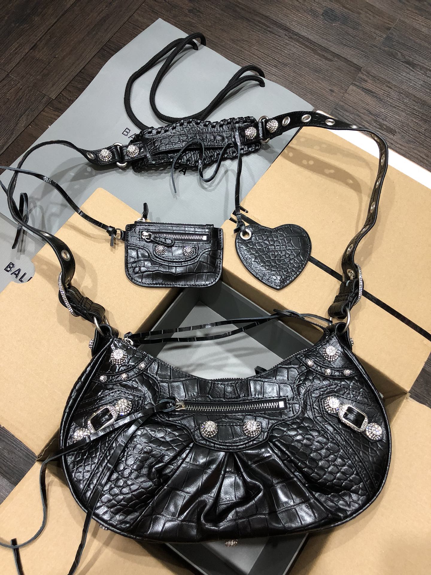 Balenciaga Style Black Leather Card Holder Lookbook Reference image 1