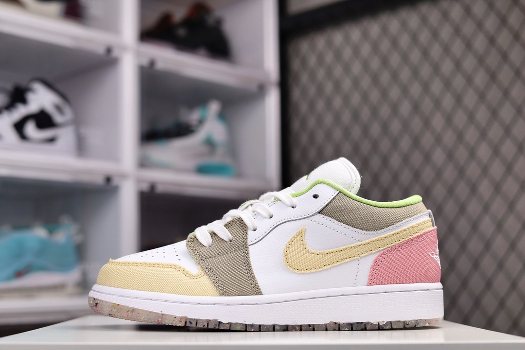 H0 纯原 Air Jordan AJ1 Low 低帮 白棕粉 市面唯一纯原级别 完美零毛边处理 原厂内置全掌气垫 价格定位良心 几十个配色陆续出 平台专用代工流水线出品 一眼公司既视感 拿到手的一瞬间就与众不同 碾压市面所有版本 认准细节 全部原鞋开发 每一个配色都会采购原鞋确认细节 打破市面看图做货无好货之说 细节精确 所有配色原数据档案开发