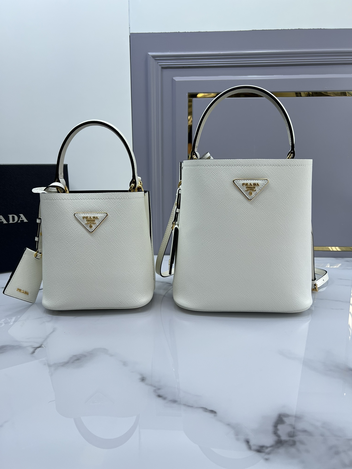 Sizeprada bucket bag