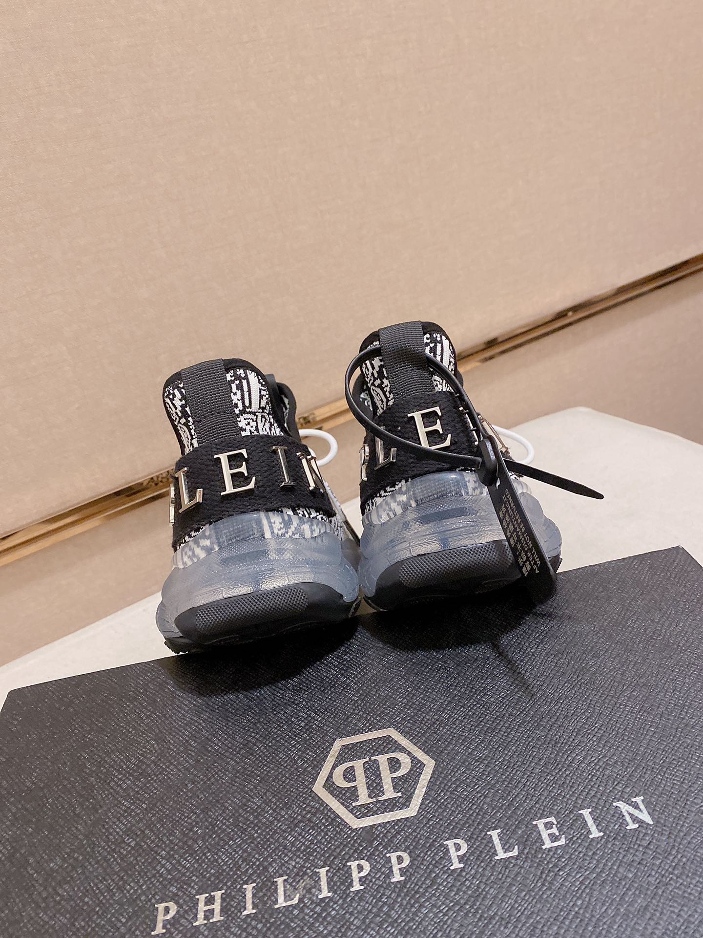 Precio de fábrica: 310PHILIPP PLEIN marca marea alemana, boutique única original, entrenadores casua